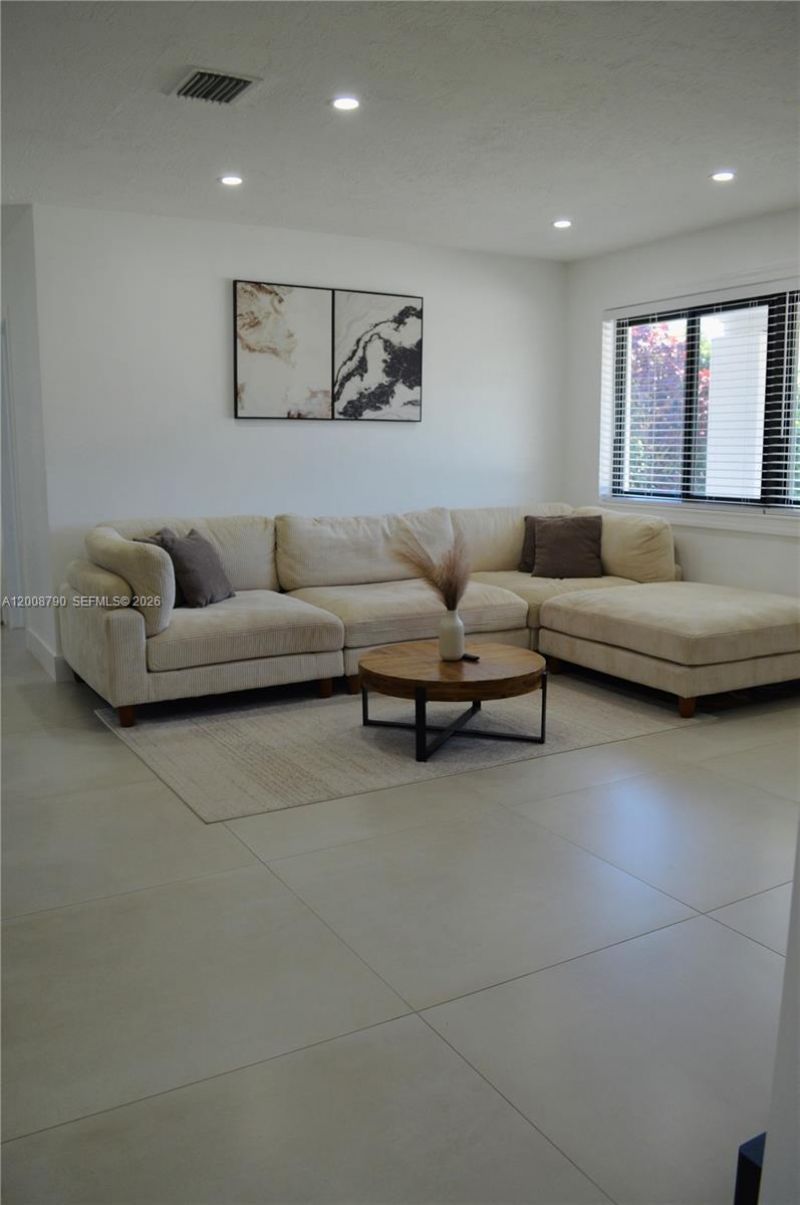 1524 NE 14th Ter, Fort Lauderdale, FL 33304 Photo