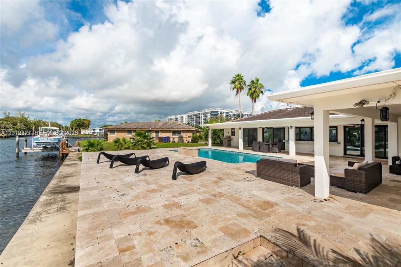 1912 Ocean Mist Dr, Lauderdale by the Sea, FL 33062 Photo