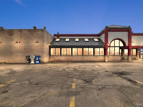 37116 S Groesbeck Highway , Clinton Twp, MI 48036