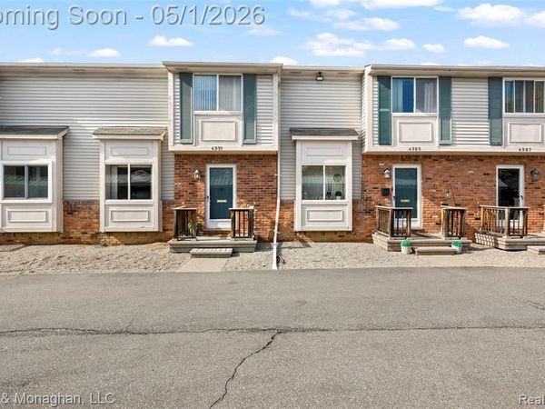 4991 Crooks Road, Royal Oak, MI 48073
