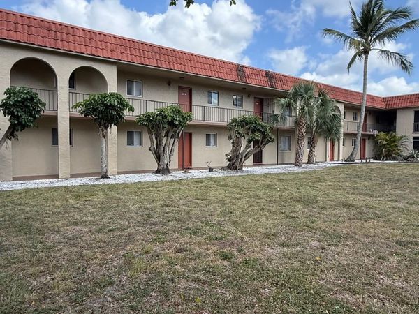 6074 Forest Hill Boulevard, Unit 208, West Palm Beach, FL 33415