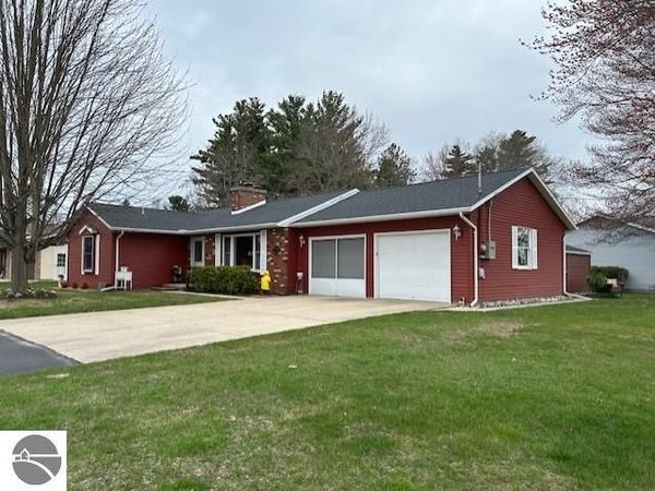 515 Huron Street, East Tawas, MI 48730
