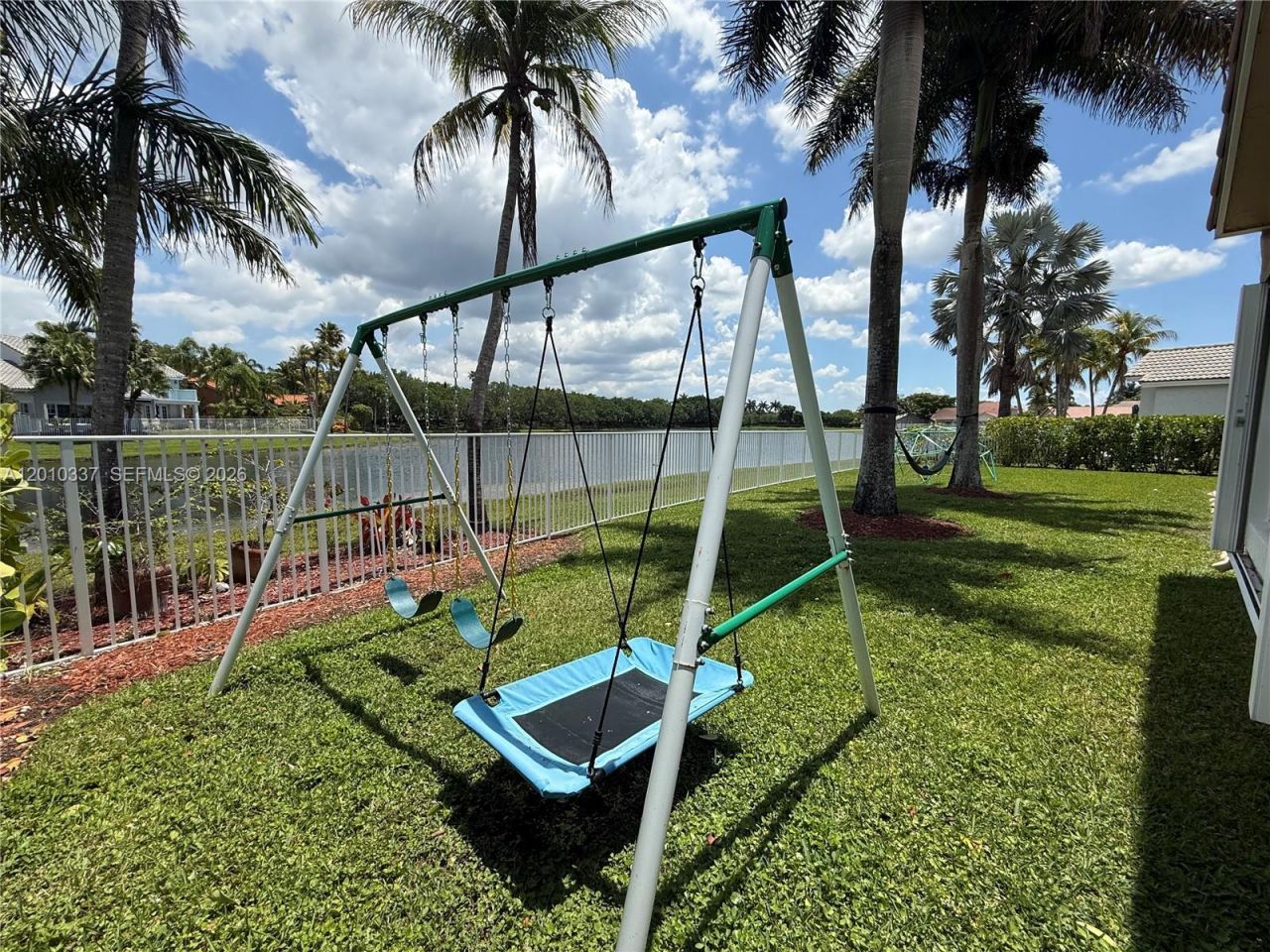 1070 Capistrano, Weston, FL 33326 Photo