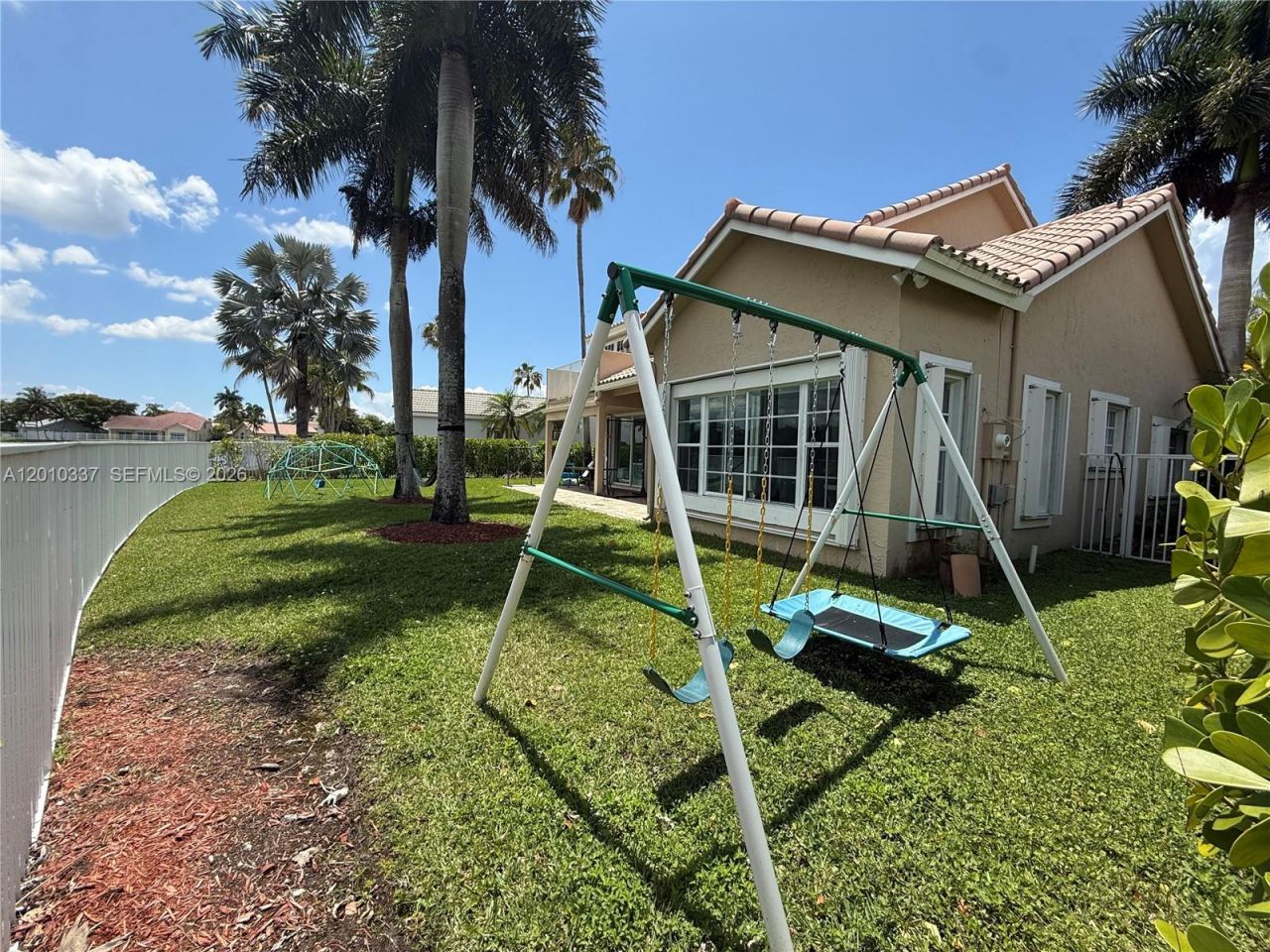 1070 Capistrano, Weston, FL 33326 Photo