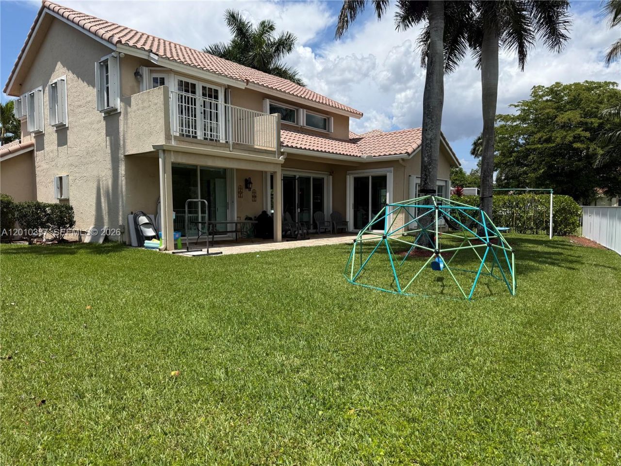 1070 Capistrano, Weston, FL 33326 Photo