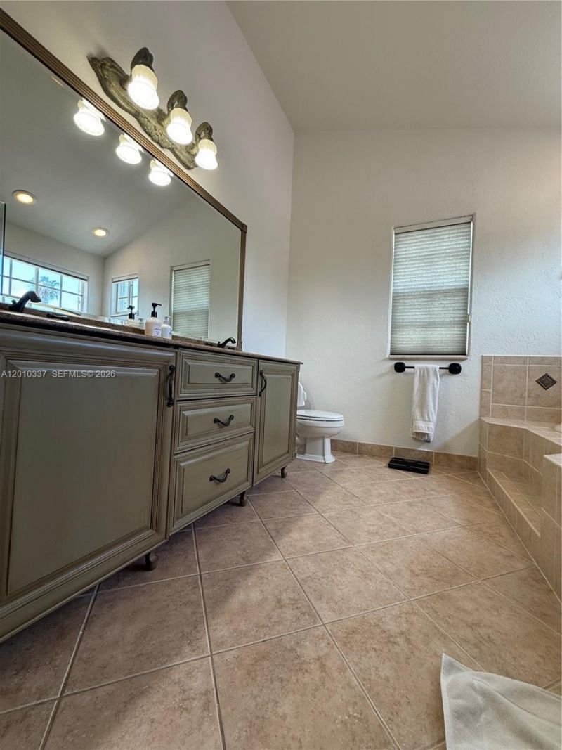1070 Capistrano, Weston, FL 33326 Photo