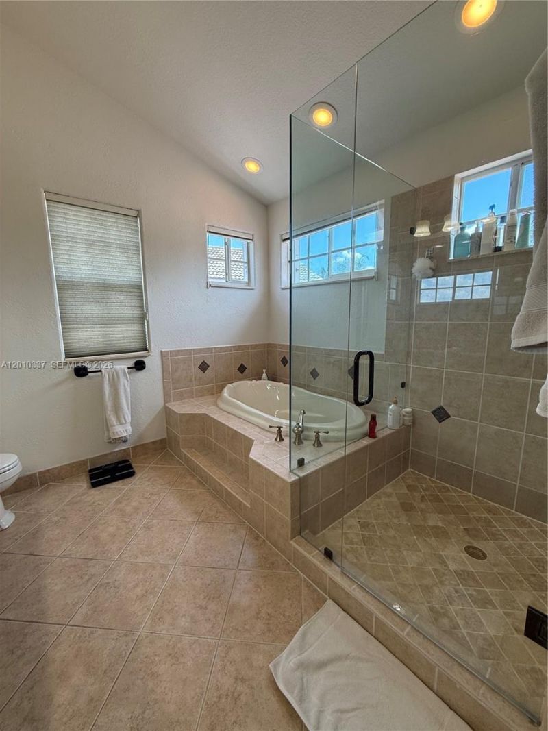1070 Capistrano, Weston, FL 33326 Photo