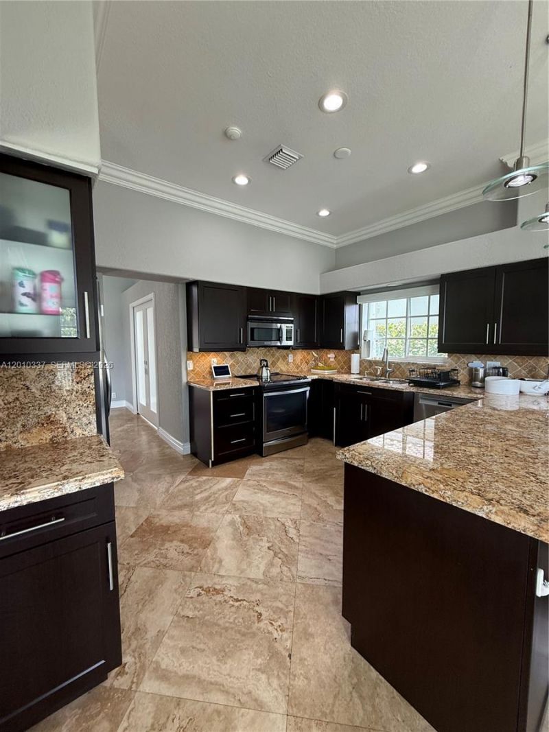 1070 Capistrano, Weston, FL 33326 Photo