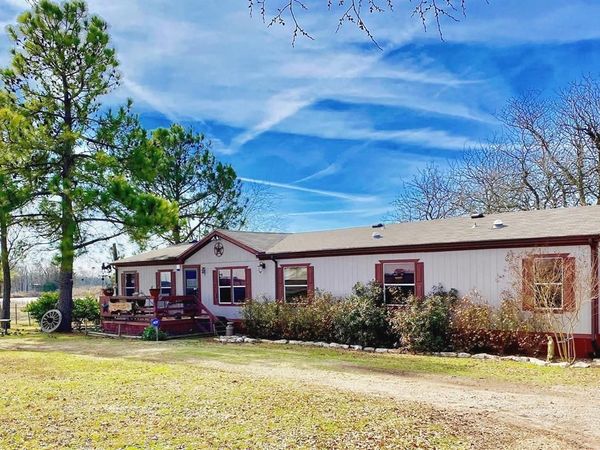 272 County Road 2062 , Klondike, TX 75448