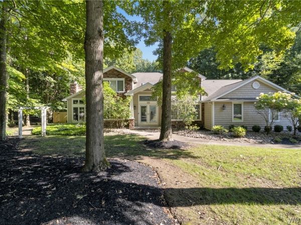 88 Middlebury Road , Orchard Park, NY 14127