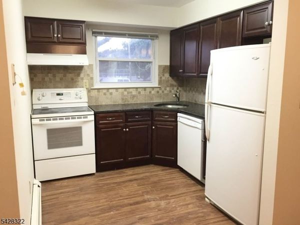 28 Deanna Dr, Unit 49, Hillsborough, NJ 08844