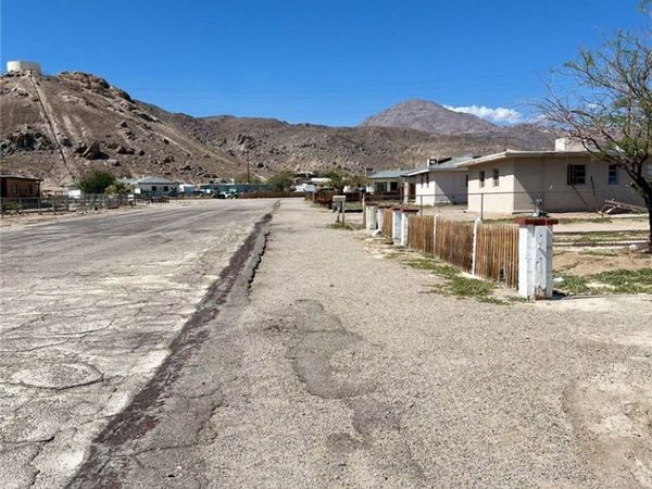 13776 Benton Street, Trona, CA 93562