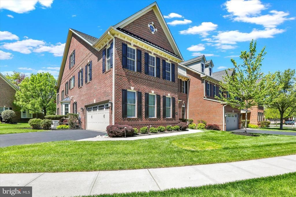 86 Rittenhouse Circle, Newtown, PA 18940 Main Photo