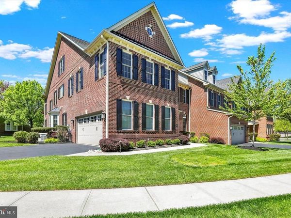 86 RITTENHOUSE CIRCLE, NEWTOWN, PA 18940