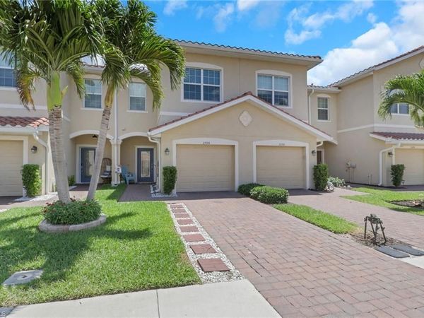 2704 Blossom WAY , NAPLES, FL 34120
