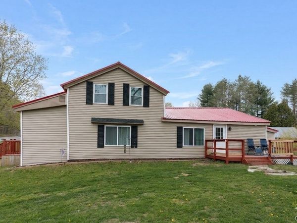 11 Kingdom Road , Oswego, NY 13126