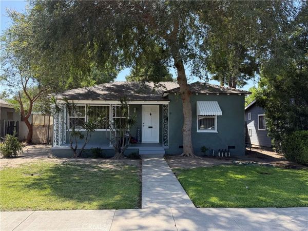 135 N Lincoln, Fullerton, CA 92831