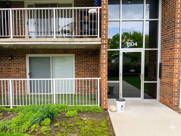 1104 Mercury Drive , Unit 1B, Schaumburg, IL 60193
