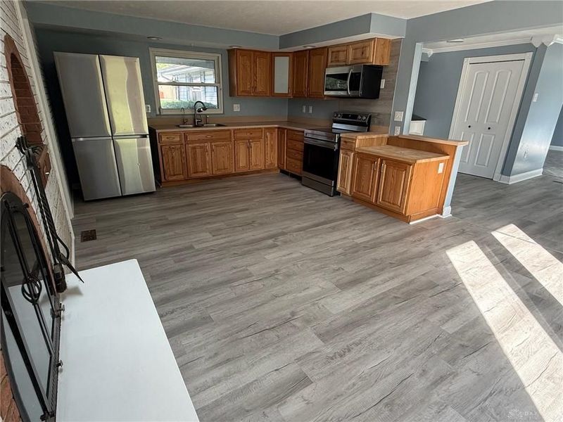 1218 Rona Parkway Drive, Fairborn, OH 45324 Photo 6