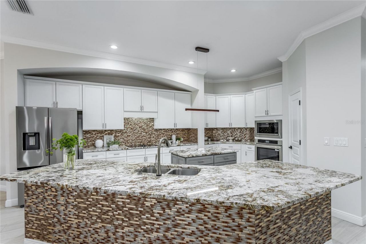 11909 Mandevilla Court, Tampa, FL 33626 Photo