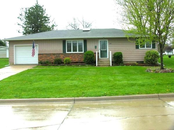 306 W 7th Street, Riceville, IA 50466
