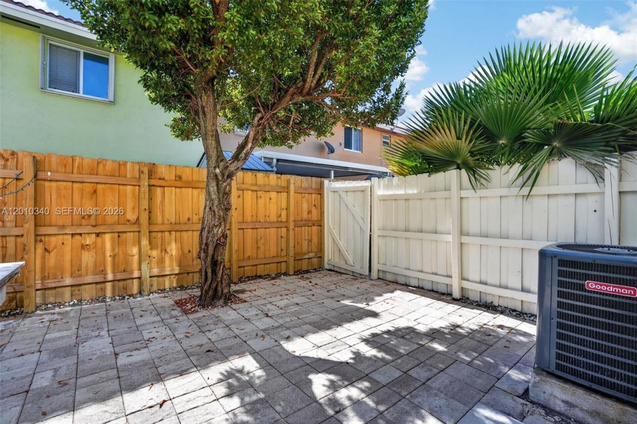 7995 NW 8th St, Unit 100C, Miami, FL 33126 Photo
