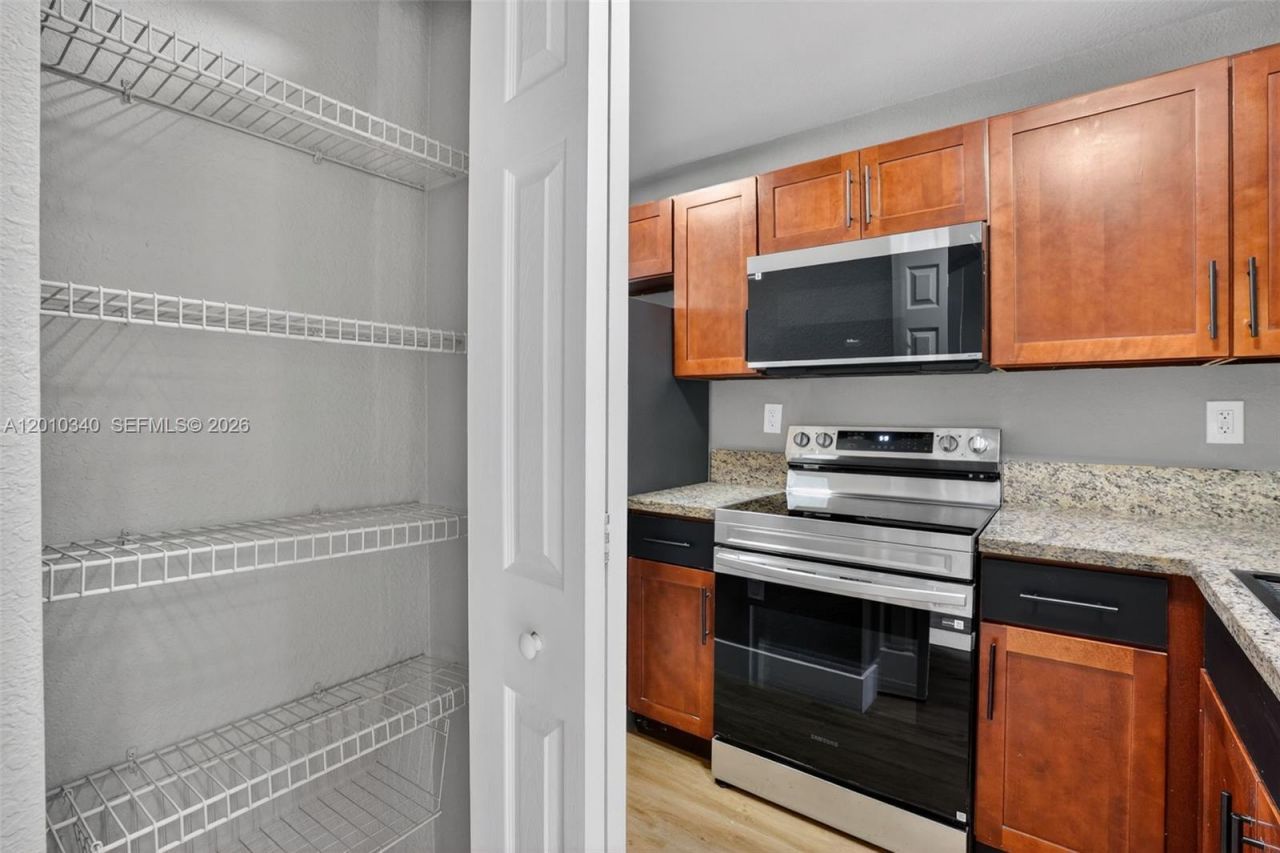 7995 NW 8th St, Unit 100C, Miami, FL 33126 Photo