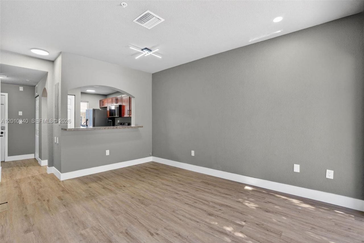 7995 NW 8th St, Unit 100C, Miami, FL 33126 Photo