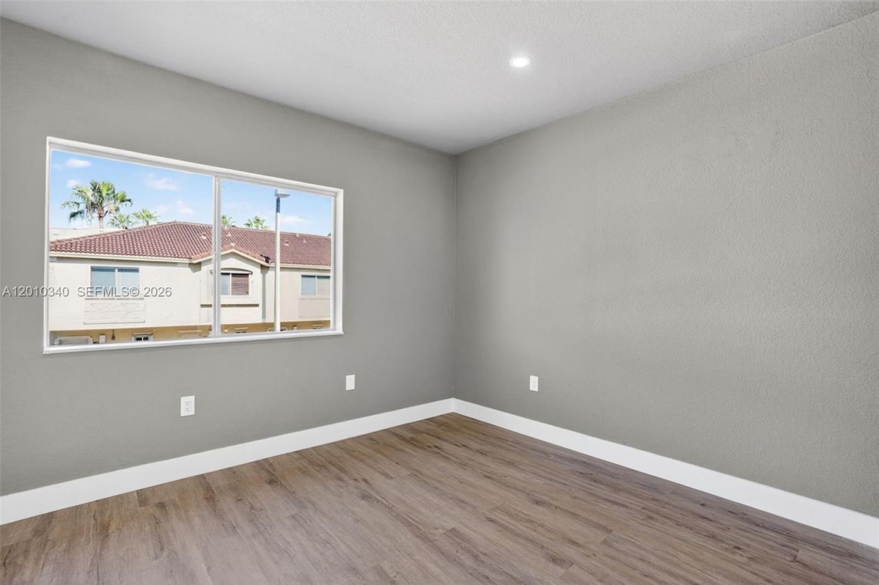 7995 NW 8th St, Unit 100C, Miami, FL 33126 Photo