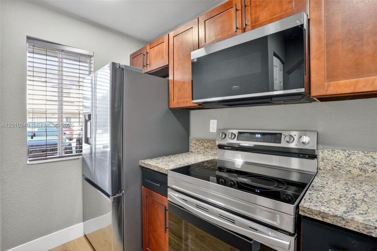 7995 NW 8th St, Unit 100C, Miami, FL 33126 Photo