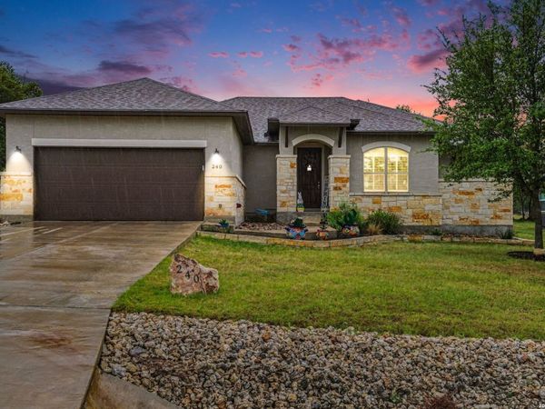 240 Roy Nichols Dr, Blanco, TX 78606