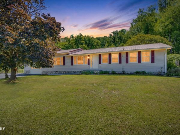 638 South Elm Avenue, Erwin, TN 37650