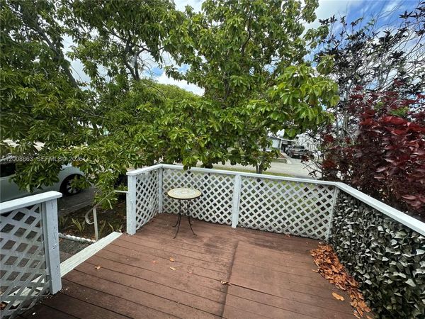 3028 SW 50th St, Dania Beach, FL 33312