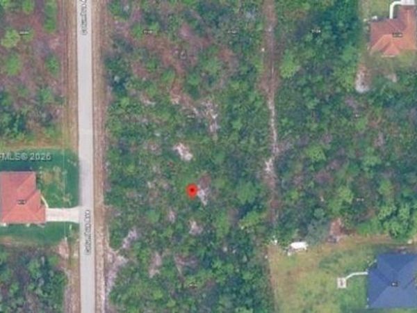 918 Columbus Ave , Lehigh Acres, FL 33972