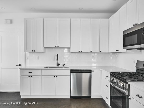 72-74 Green Street, Unit 72b, Hudson, NY 12534