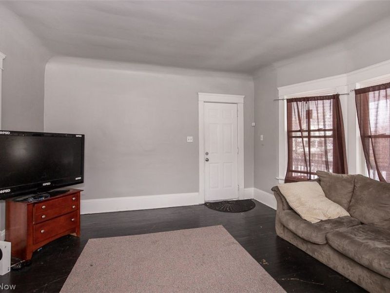 10322 Parkgate Avenue, Cleveland, OH 44108 Photo 20