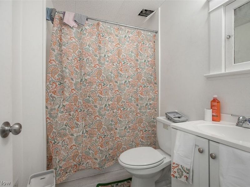 10322 Parkgate Avenue, Cleveland, OH 44108 Photo 29