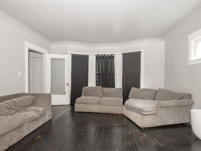 10322 Parkgate Avenue, Cleveland, OH 44108 Photo 6