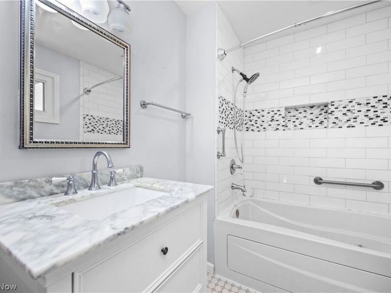 44675 Middle Ridge Road , Amherst, OH 44001 Photo 13