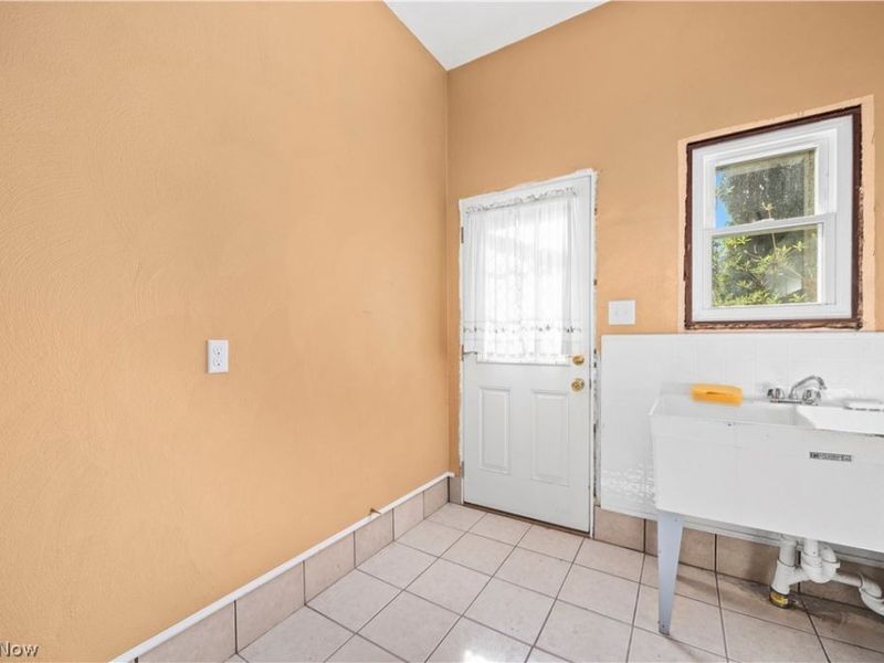 44675 Middle Ridge Road , Amherst, OH 44001 Photo 20