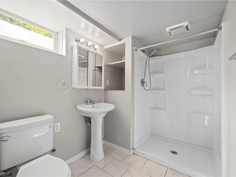 44675 Middle Ridge Road , Amherst, OH 44001 Photo 25