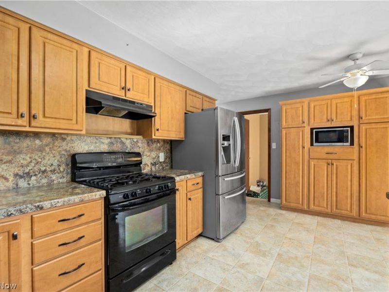 44675 Middle Ridge Road , Amherst, OH 44001 Photo 5