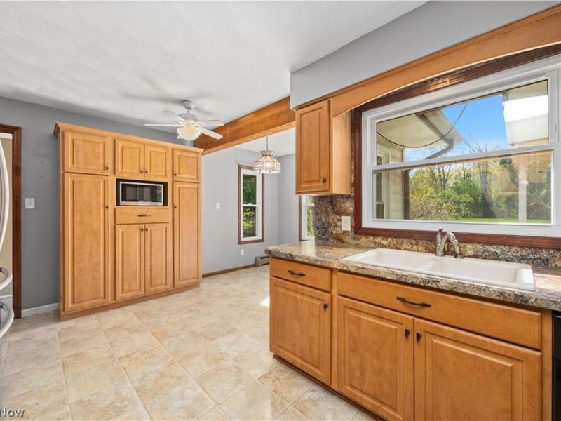 44675 Middle Ridge Road , Amherst, OH 44001 Photo 6