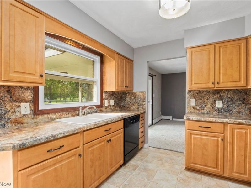 44675 Middle Ridge Road , Amherst, OH 44001 Photo 7