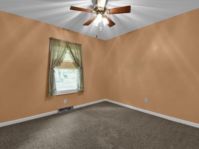 102 Whirlaway Loop SW, Pataskala, OH 43062 Photo 23