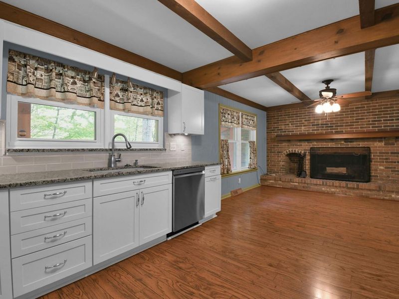 102 Whirlaway Loop SW, Pataskala, OH 43062 Photo 3