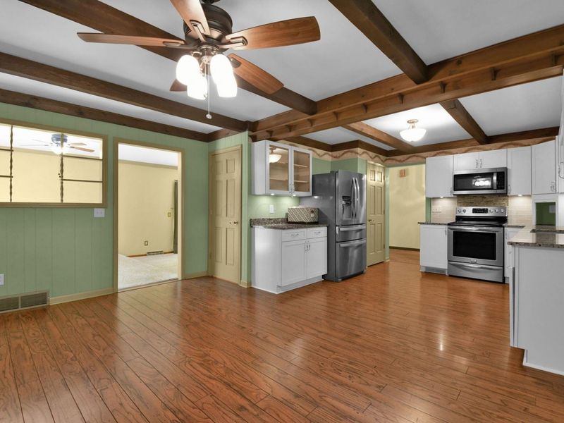 102 Whirlaway Loop SW, Pataskala, OH 43062 Photo 5