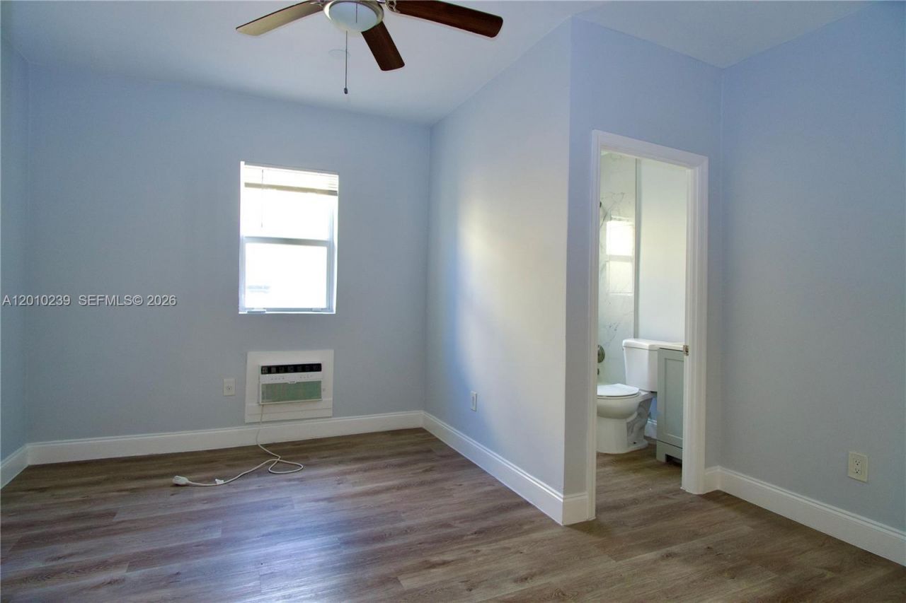 1142 SW 4th St , Unit 15, Miami, FL 33130 Photo