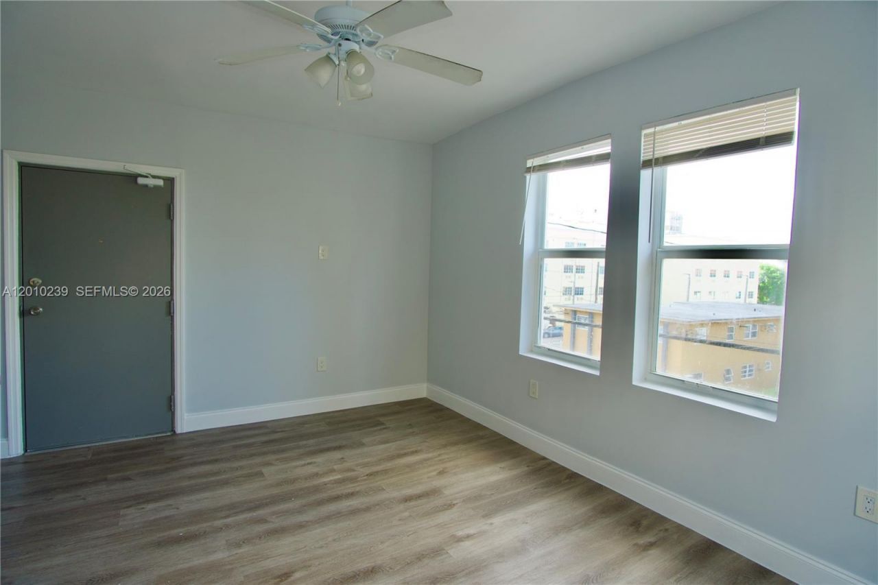 1142 SW 4th St , Unit 15, Miami, FL 33130 Photo