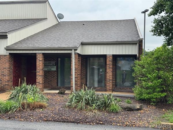 14390 Woodlake Drive , Town and Country, MO 63017